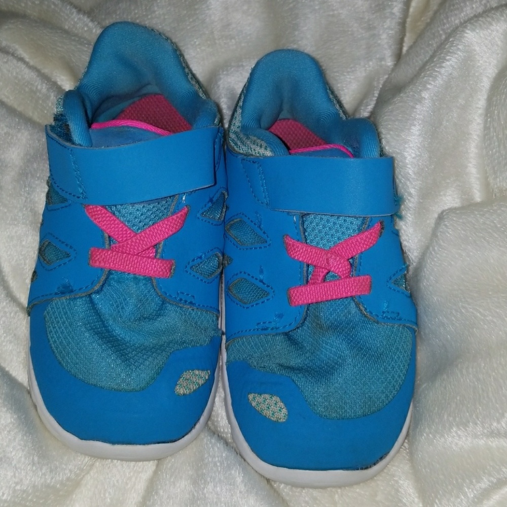 Girl running shoes